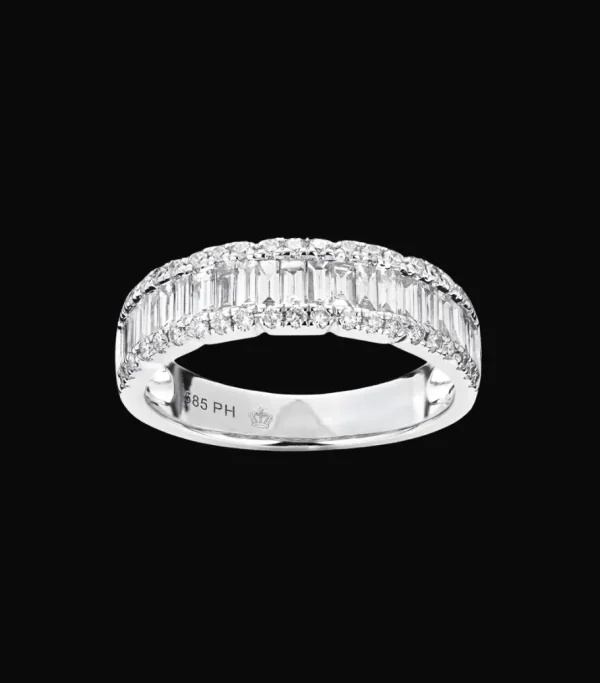 Diamantring med baguetteslebne diamanter*P. Hertz Sale