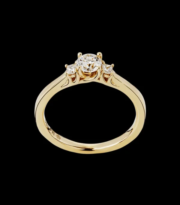 Trestens ring med diamanter*P. Hertz Best